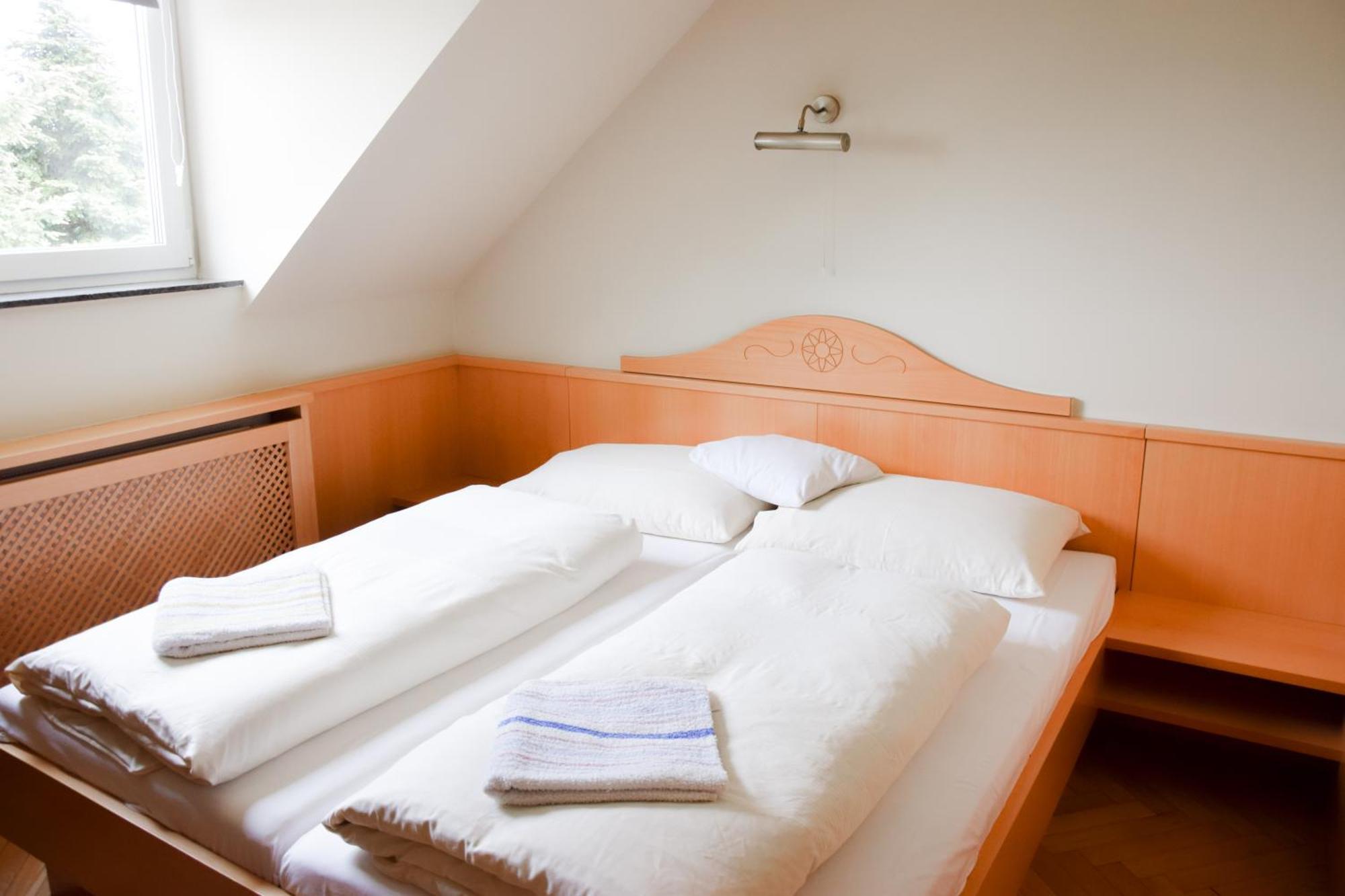 Csikar Csarda Es Panzio Hotel Koszeg Luaran gambar